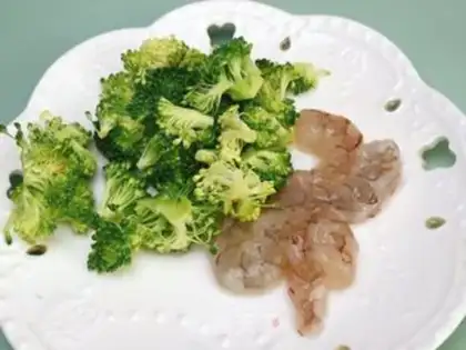 Make Shrimp mud from broccoli step 1