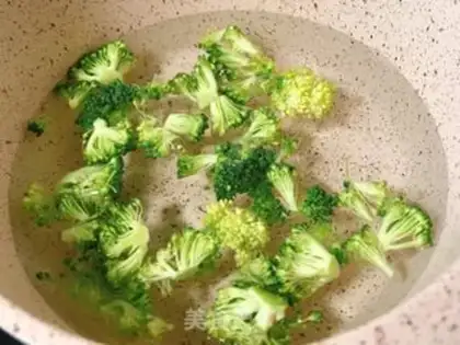 Make Shrimp mud from broccoli step 2