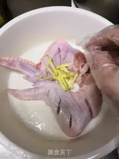 Make Orange fragrance chicken wings step 3
