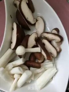 Make Flower clams and crabs step 7