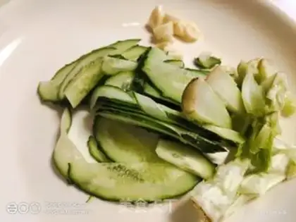 Make Cucumber cuisine step 0