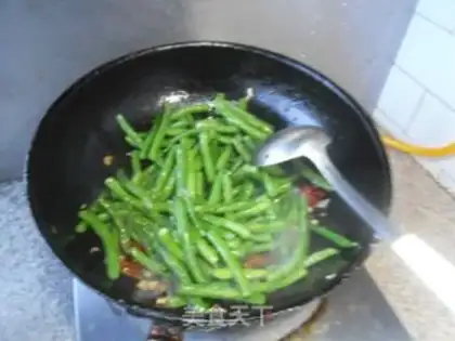 Make The meatloaf is fried with beans step 9