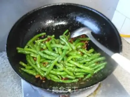 Make The meatloaf is fried with beans step 11