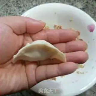 Make Tea mushroom pork dumplings step 8