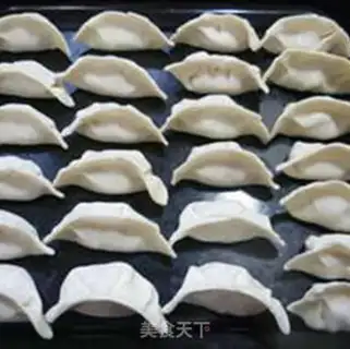 Make Tea mushroom pork dumplings step 9