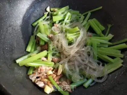 Make Celery powder step 8