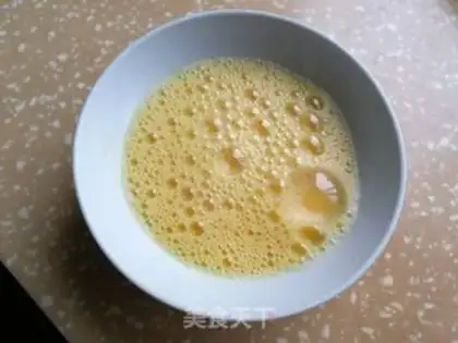 Make Red veggie fried eggs step 1