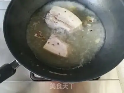 Make The garlic is back in the pot step 0