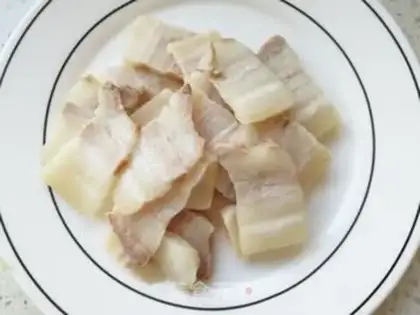Make The garlic is back in the pot step 1