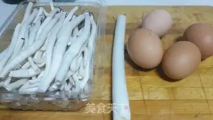 Make Crab mushrooms and fried eggs step 0