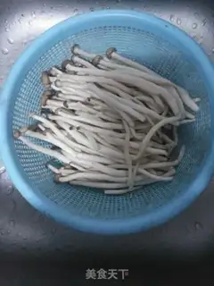 Make Crab mushrooms and fried eggs step 1