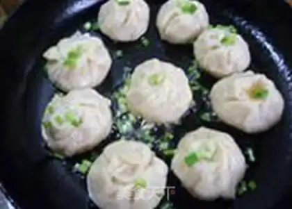 Make Onion meat roasted noodles step 16
