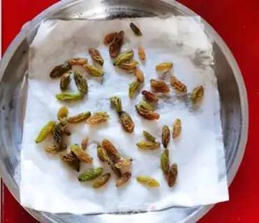 Make Eggs with nuts step 3