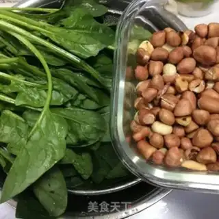 Make Peanut-rice spinach step 0