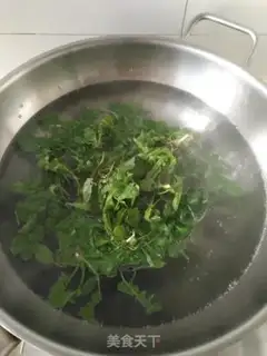 Make Squirty fishball mushroom soup step 1