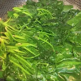 Make Peanut-rice spinach step 1