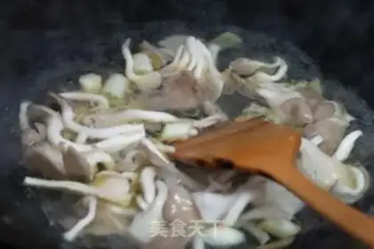 Make Mushroom soup step 3