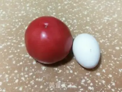 Make Tomato egg and spinach noodles step 1