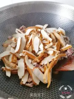 Make Celery fried beans step 3