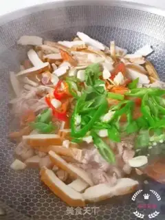 Make Celery fried beans step 4