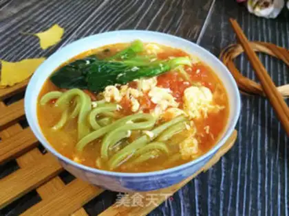 Make Tomato egg and spinach noodles step 8