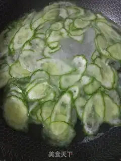 Make cucumber egg soup step 2