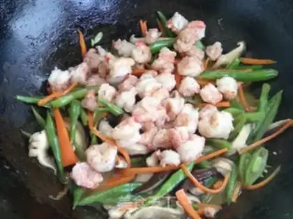 Make Shrimp noodles step 9