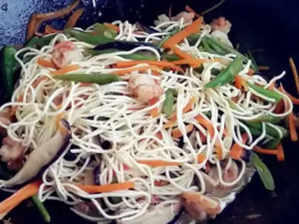 Make Shrimp noodles step 10