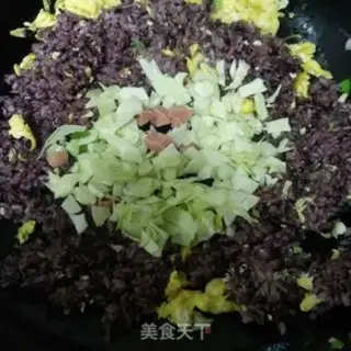 Make Squeeze eggs and fried rice step 6