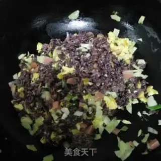 Make Squeeze eggs and fried rice step 8