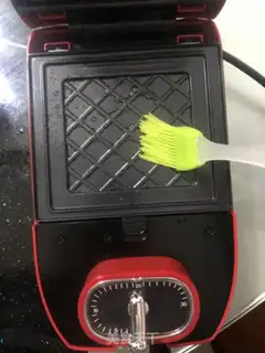 Make Ham egg sandwich step 1