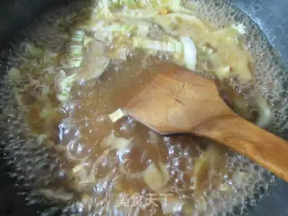 Make A sour, spicy beef fan soup step 3