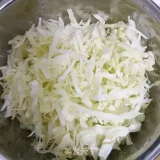 Make A fan of cabbage step 0