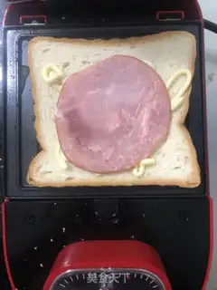 Make Ham egg sandwich step 5
