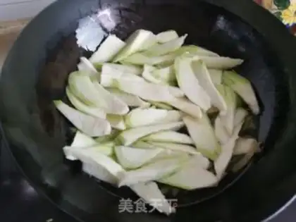 Make Squeeze melon and egg soup step 4