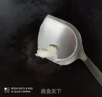 Make Piggy sauce, garlic rice step 1