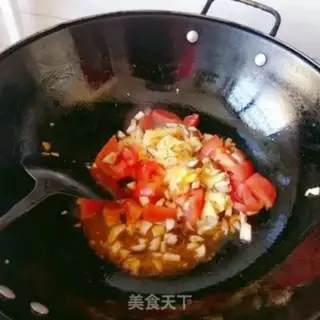 Make Tomato egg noodles step 4