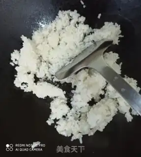 Make Piggy sauce, garlic rice step 2