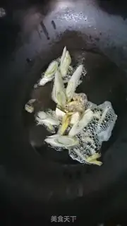 Make Little salty fish fried radish step 2