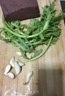 Make Garlic artichoke pork blood step 0