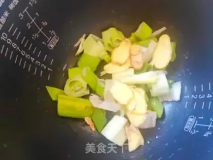 Make Flower Lotus soup step 0