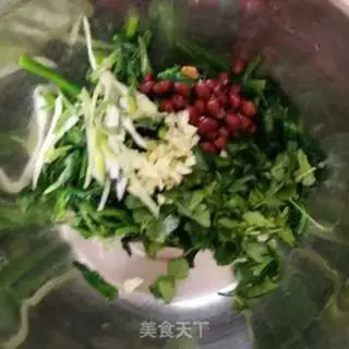 Make Spicy spinach step 1