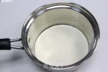 Make Cloud-top cookies step 1