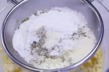 Make Cloud-top cookies step 4
