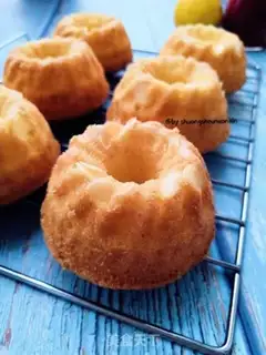 Make Vanilla almond cake step 9