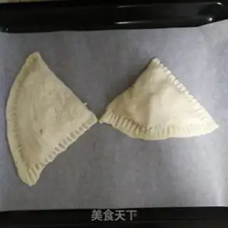 Make Banana pie with a hand grab step 7