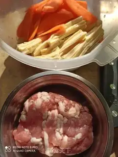 Make Fried hand tore the dishes step 1