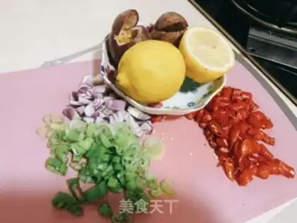 Make Hot chicken claws with red lemon step 6