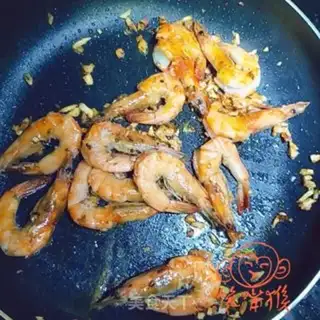 Make Garlic shrimp step 4