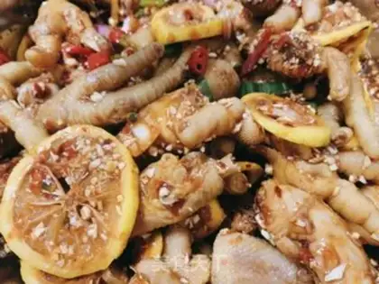 Make Hot chicken claws with red lemon step 8
